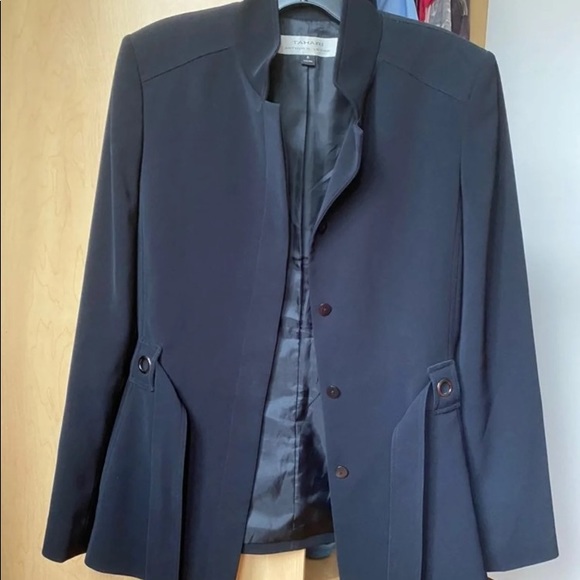 Tahari blazer - Picture 5 of 9